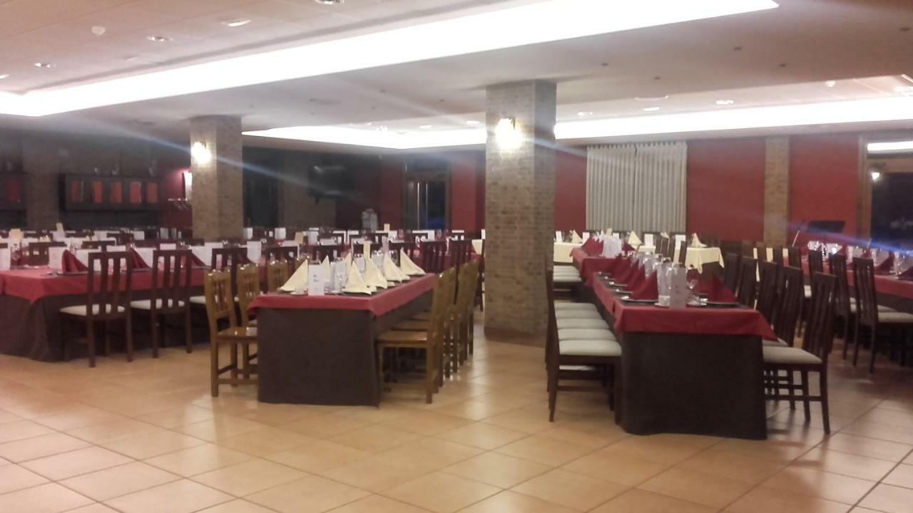 Hotel Restaurante Val Antas de Ulla Exterior photo